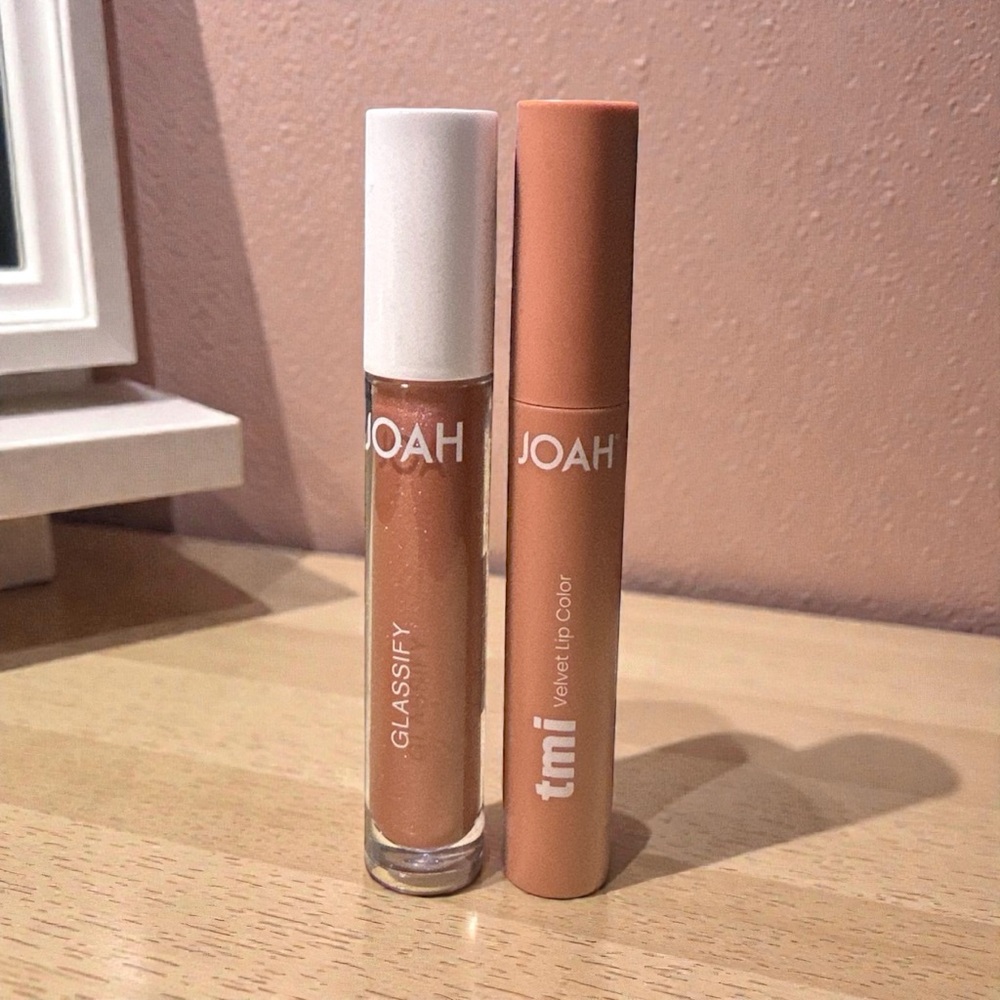 JOAH Lip Gloss Set - Soft Peach and Glittering Gold - Picture 3 of 5